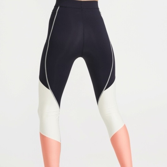 P.E NATION Forward Pass Leggings - Picture 3 of 8